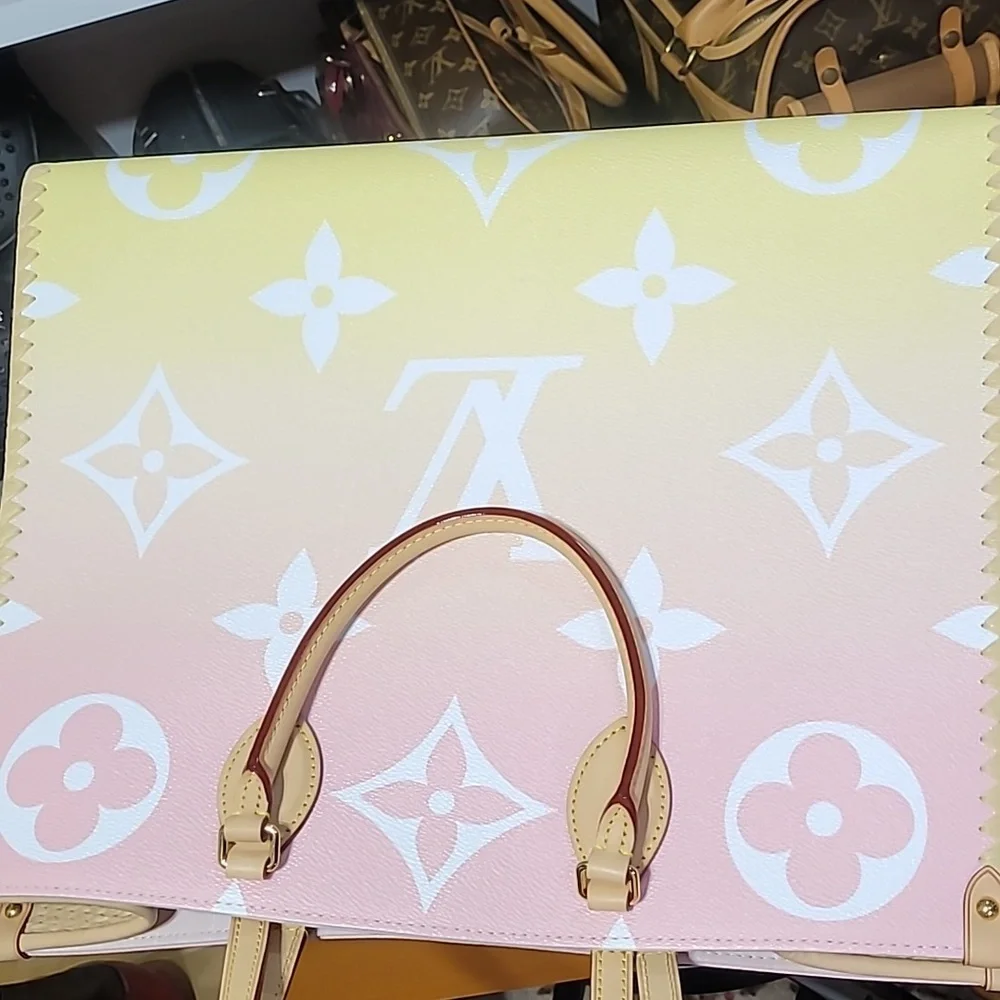 Louis Vuitton Onthego GM GUAM  Special  Edition  Collection New - Picture 16 of 16